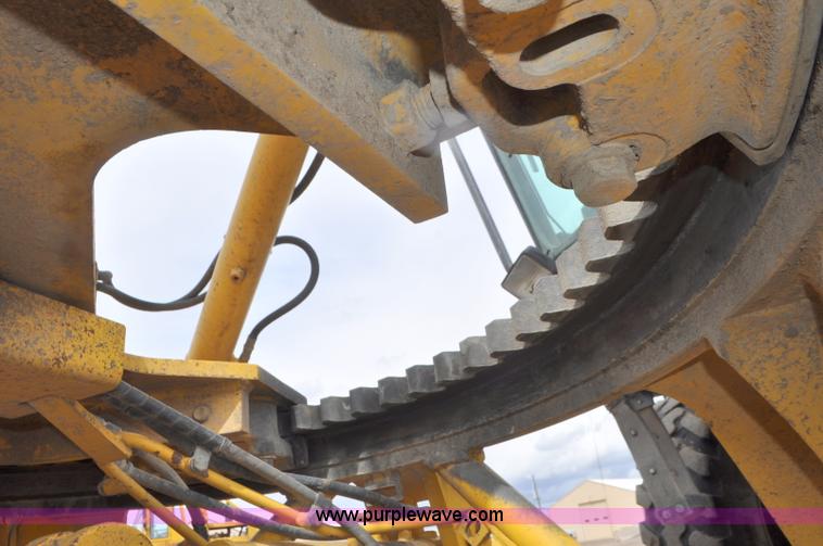 image for item G7332 2006 Komatsu GD655 motor grader