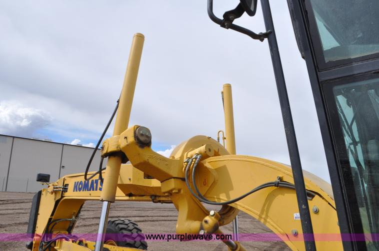 image for item G7332 2006 Komatsu GD655 motor grader
