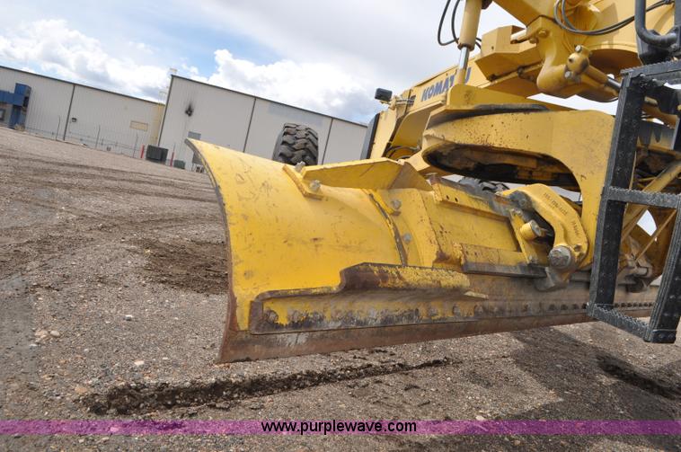 image for item G7332 2006 Komatsu GD655 motor grader