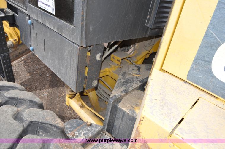 image for item G7332 2006 Komatsu GD655 motor grader