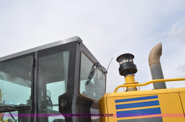 image for item G7332 2006 Komatsu GD655 motor grader