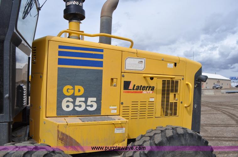 image for item G7332 2006 Komatsu GD655 motor grader