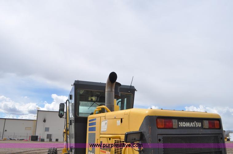 image for item G7332 2006 Komatsu GD655 motor grader
