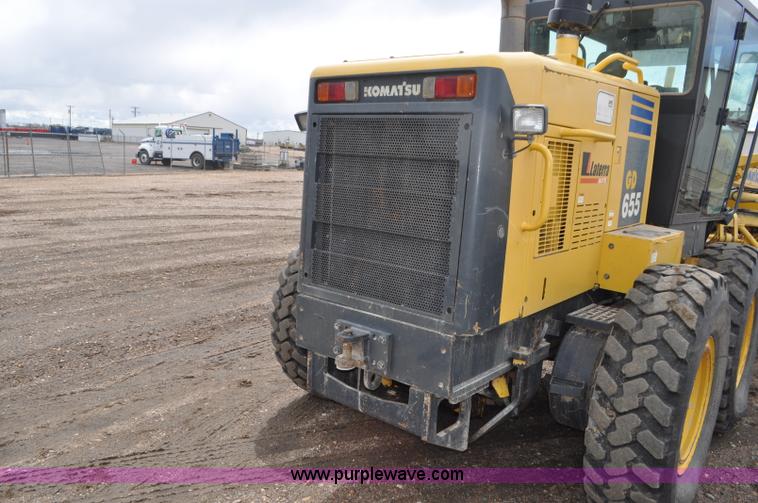 image for item G7332 2006 Komatsu GD655 motor grader