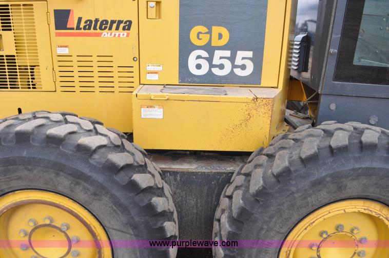 image for item G7332 2006 Komatsu GD655 motor grader