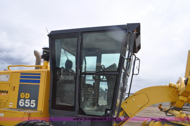 image for item G7332 2006 Komatsu GD655 motor grader
