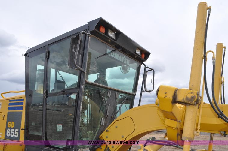 image for item G7332 2006 Komatsu GD655 motor grader