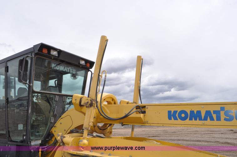 image for item G7332 2006 Komatsu GD655 motor grader