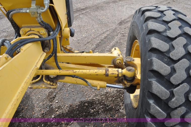 image for item G7332 2006 Komatsu GD655 motor grader