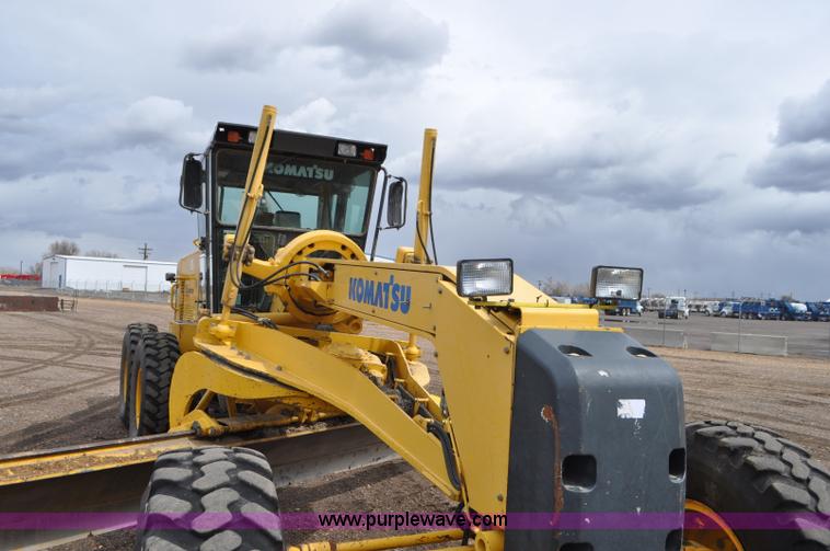 image for item G7332 2006 Komatsu GD655 motor grader