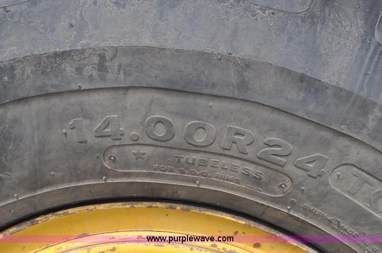 image for item G7332 2006 Komatsu GD655 motor grader