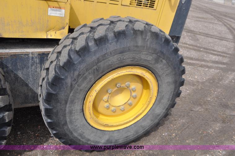 image for item G7332 2006 Komatsu GD655 motor grader