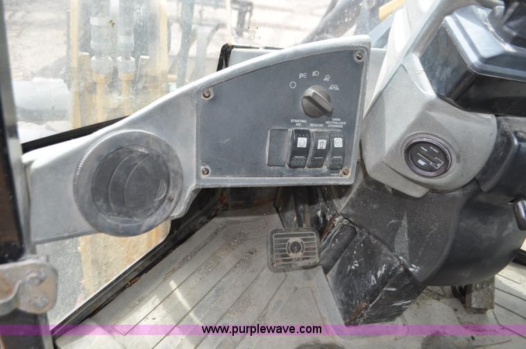image for item G7334 2003 Caterpillar IT28 wheel loader
