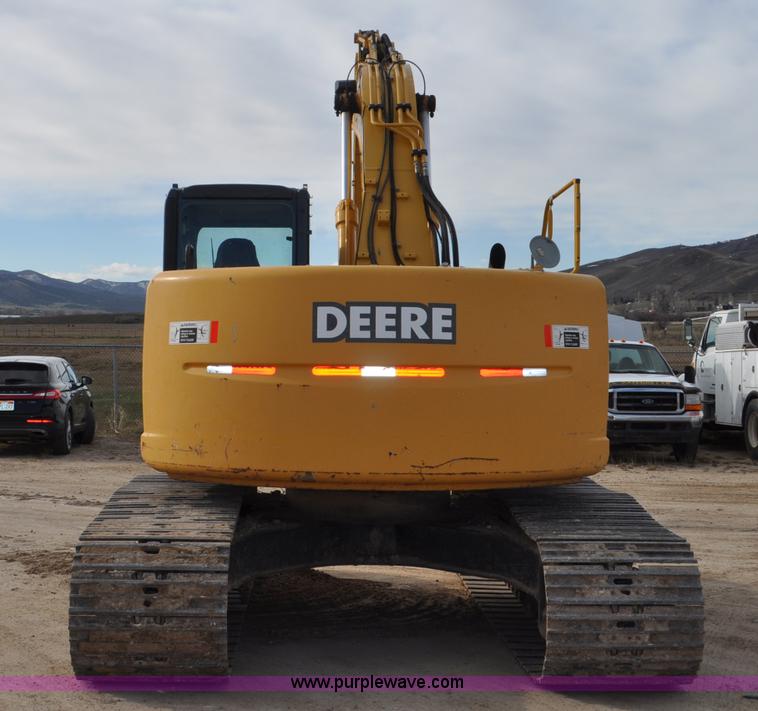 image for item G7337 2006 John Deere 225C LC excavator