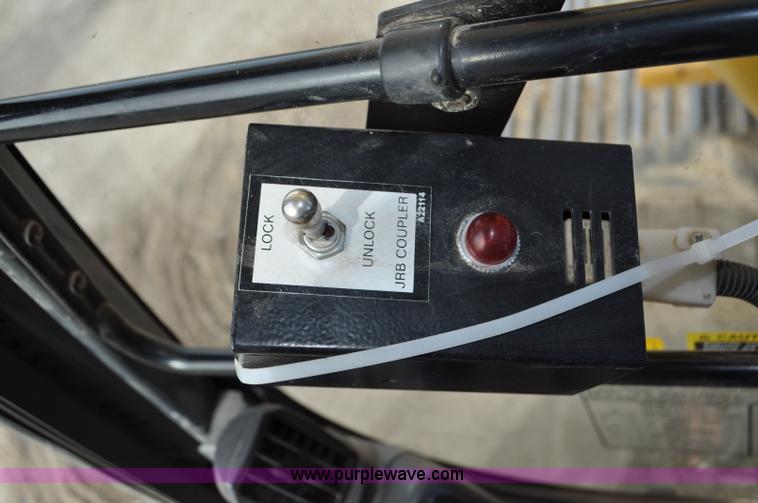 image for item G7337 2006 John Deere 225C LC excavator