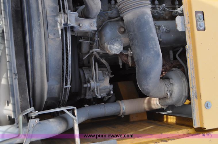 image for item G7337 2006 John Deere 225C LC excavator