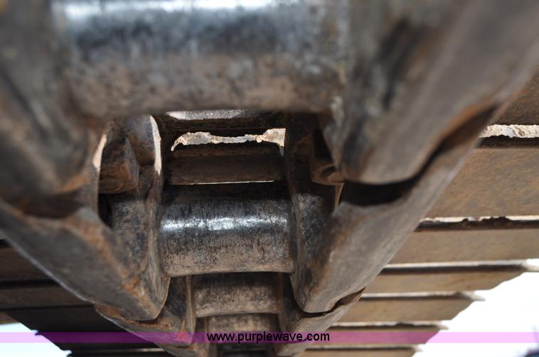 image for item G7337 2006 John Deere 225C LC excavator