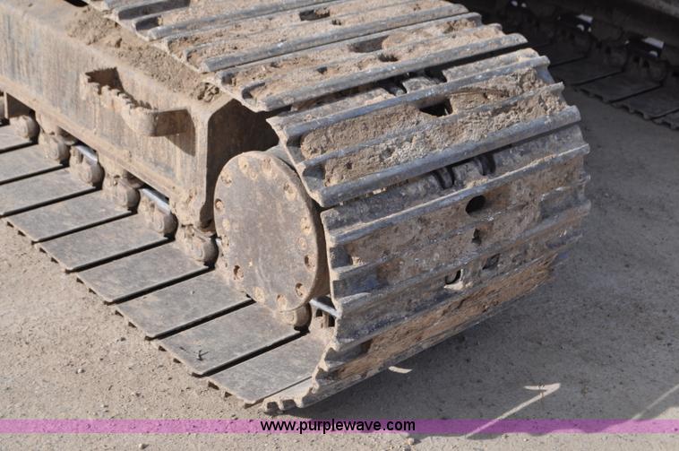 image for item G7337 2006 John Deere 225C LC excavator