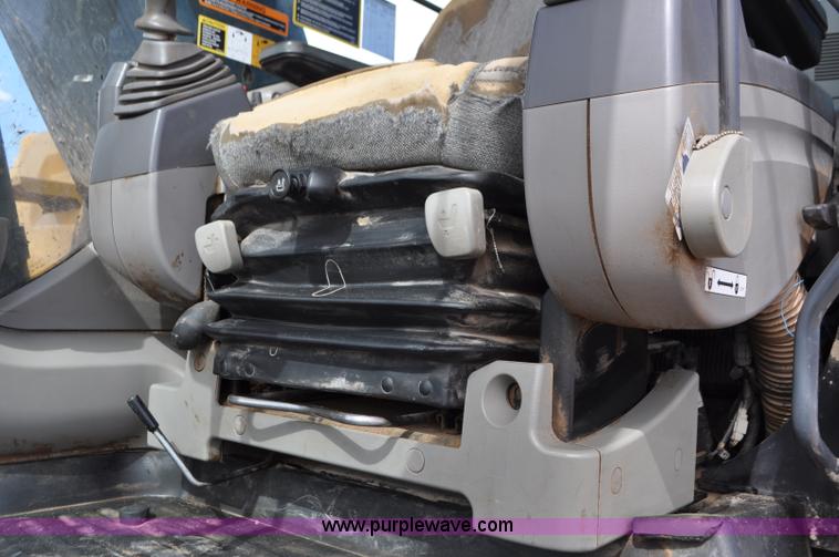 image for item G7338 2006 John Deere 270D LC excavator