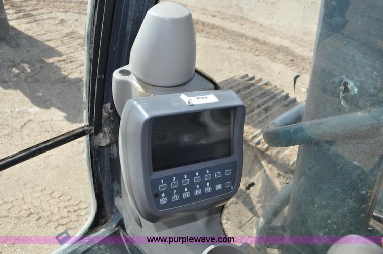 image for item G7338 2006 John Deere 270D LC excavator