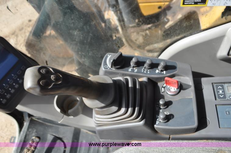 image for item G7338 2006 John Deere 270D LC excavator