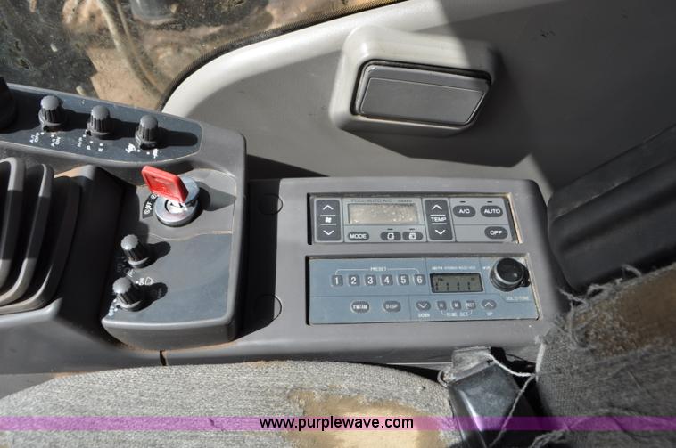 image for item G7338 2006 John Deere 270D LC excavator