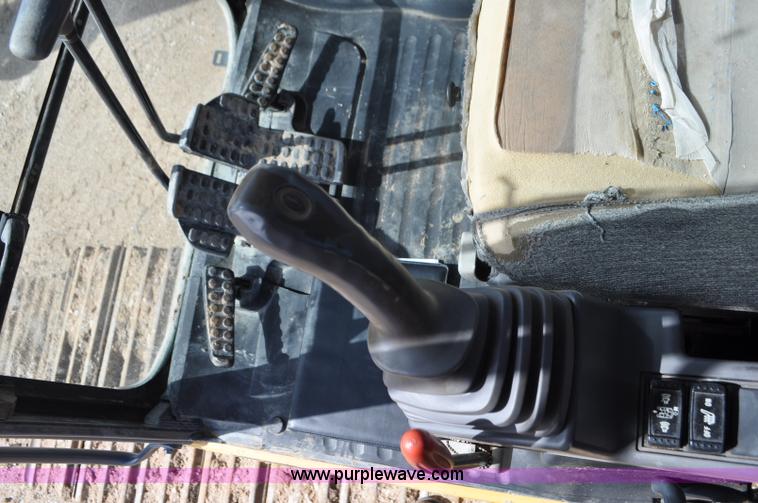 image for item G7338 2006 John Deere 270D LC excavator