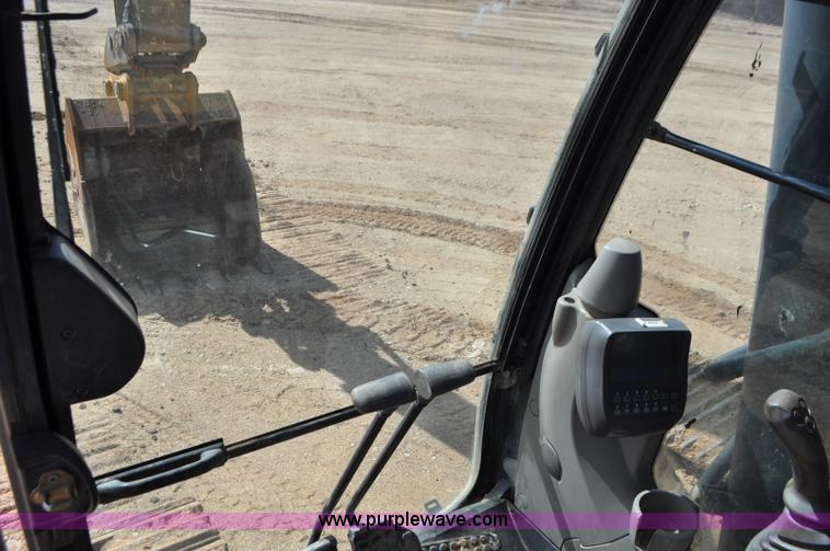 image for item G7338 2006 John Deere 270D LC excavator