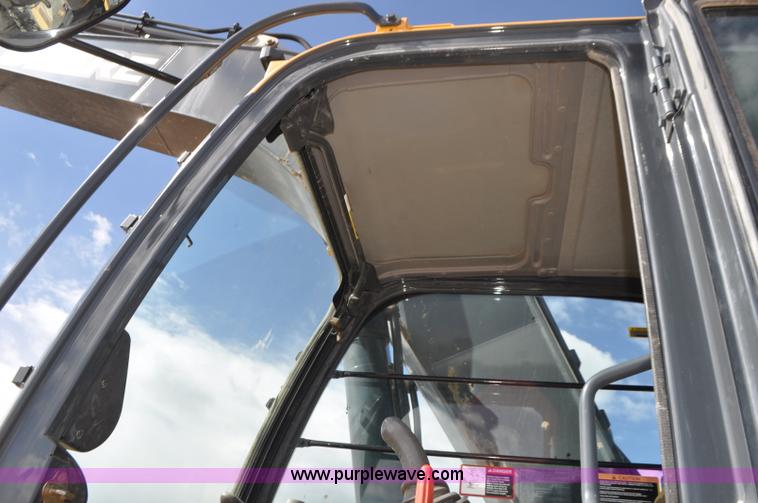 image for item G7338 2006 John Deere 270D LC excavator