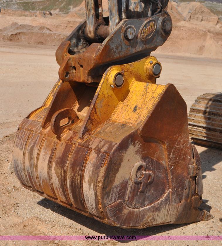 image for item G7338 2006 John Deere 270D LC excavator