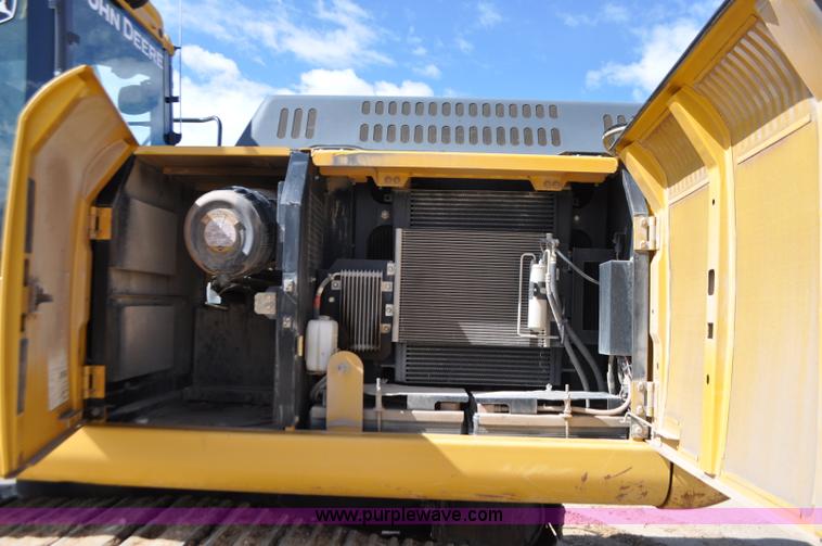 image for item G7338 2006 John Deere 270D LC excavator