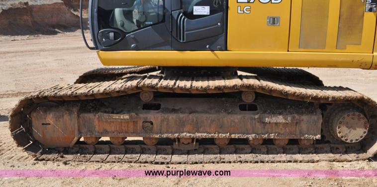 image for item G7338 2006 John Deere 270D LC excavator