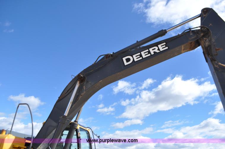 image for item G7338 2006 John Deere 270D LC excavator