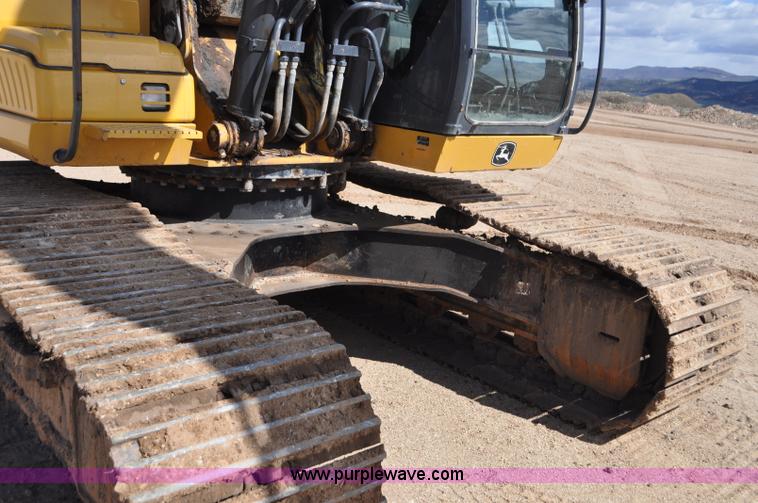 image for item G7338 2006 John Deere 270D LC excavator