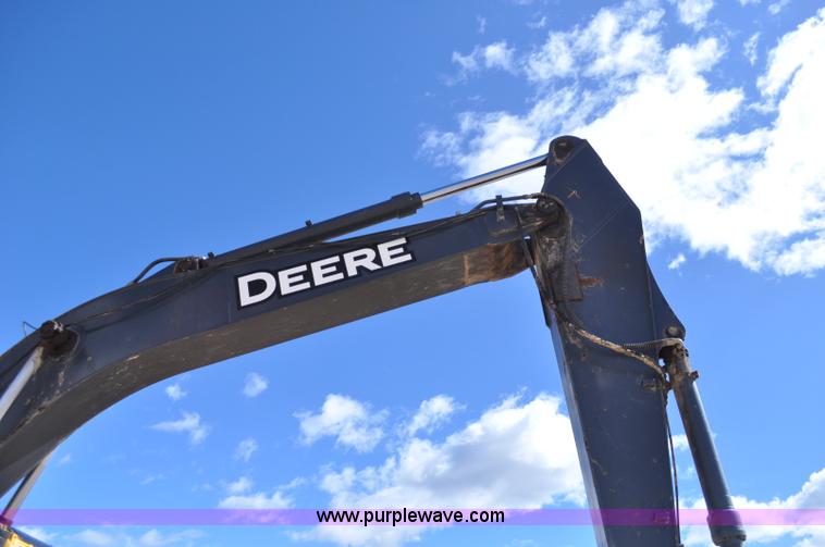 image for item G7338 2006 John Deere 270D LC excavator