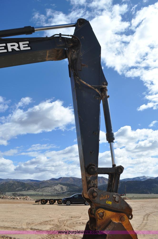 image for item G7338 2006 John Deere 270D LC excavator