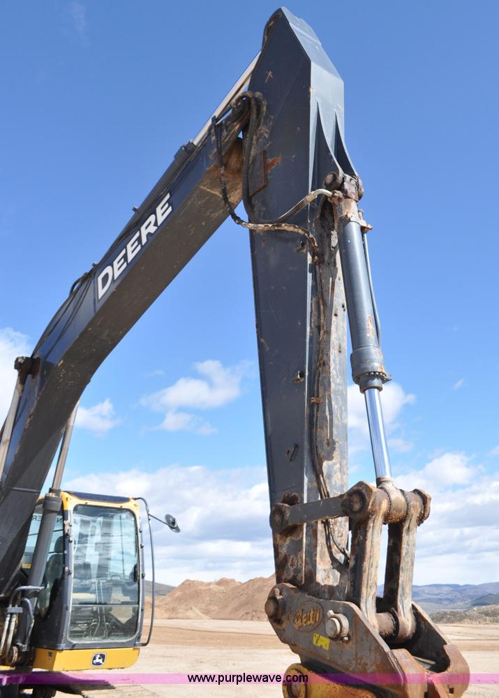 image for item G7338 2006 John Deere 270D LC excavator