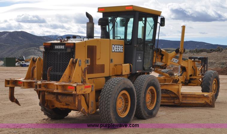 image for item G7339 2002 John Deere 772CH II motor grader