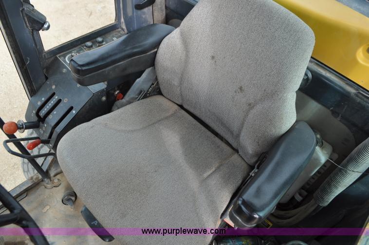 image for item G7339 2002 John Deere 772CH II motor grader