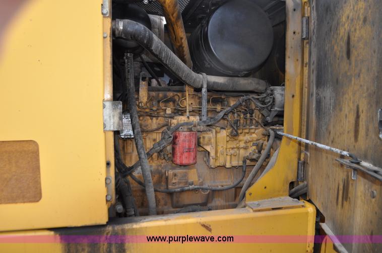 image for item G7339 2002 John Deere 772CH II motor grader