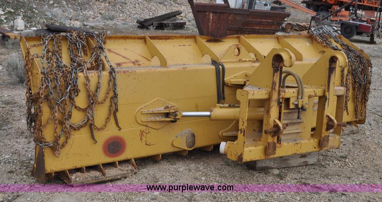 image for item G7339 2002 John Deere 772CH II motor grader