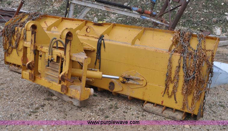 image for item G7339 2002 John Deere 772CH II motor grader