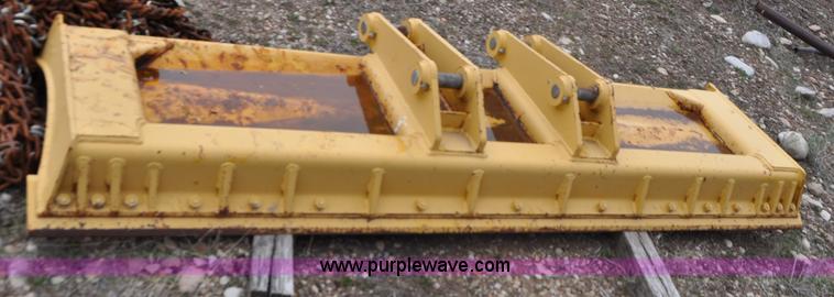 image for item G7339 2002 John Deere 772CH II motor grader