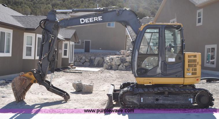 image for item G7341 2008 John Deere 75D mini excavator