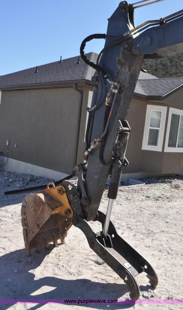 image for item G7341 2008 John Deere 75D mini excavator