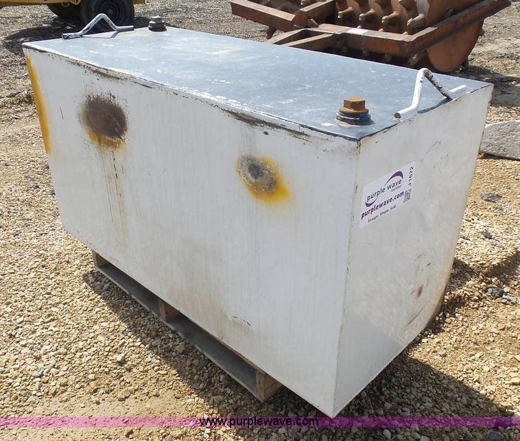 image for item J1672 Fuel tank