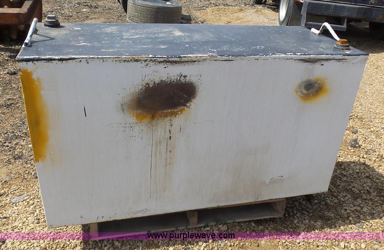 image for item J1672 Fuel tank