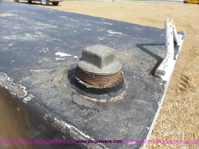 image for item J1672 Fuel tank