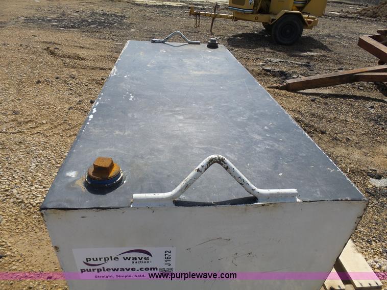 image for item J1672 Fuel tank
