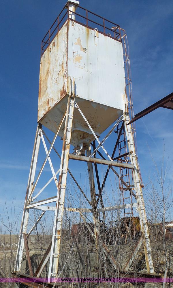 image for item J1678 Cement powder silo